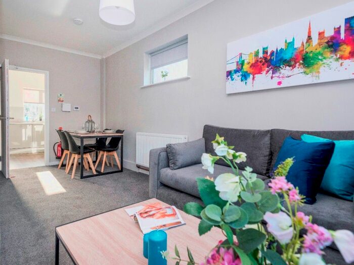 3 Bedroom Semi-Detached House To Rent In Dominion Road, Fishponds, Bristol, BS16