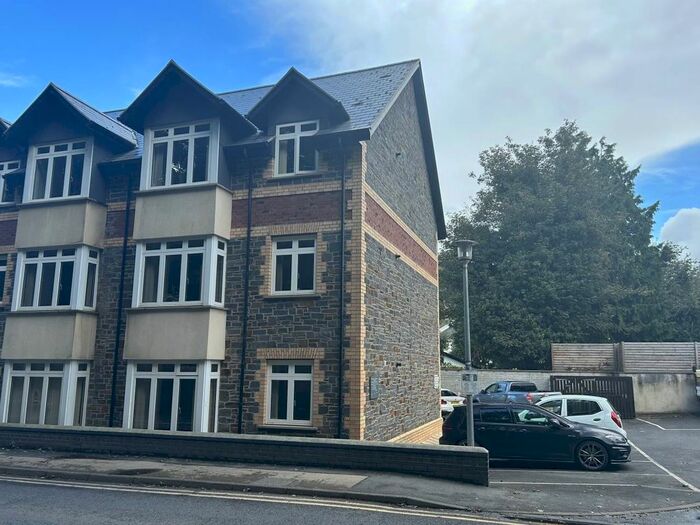1 Bedroom Flat To Rent In Flat, Cwrt Cennydd, Llanbadarn Road