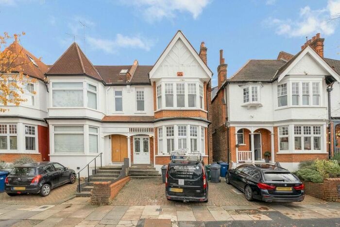 6 Bedroom Property To Rent In Clifton Avenue, London, N3