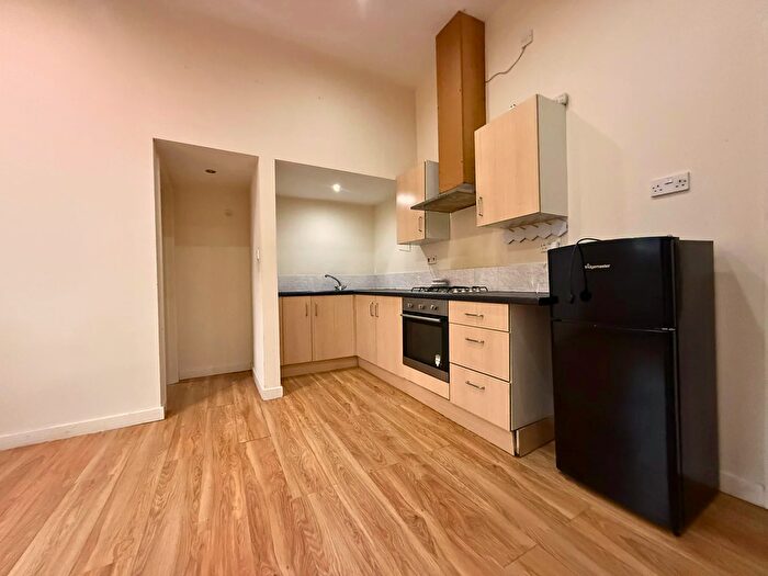 2 Bedroom Flat To Rent In Flat B, Hazelwell Street, Birmingham, B30