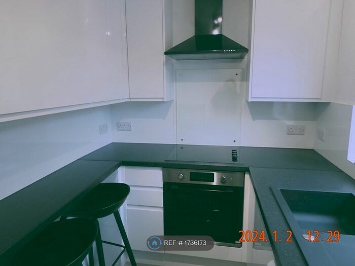 2 Bedroom Flat To Rent In Granada Road, Southsea, PO4