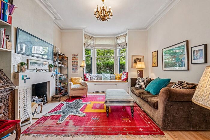 4 Bedroom Terraced House For Sale In Keith Grove, Shepherd's Bush, London, W12