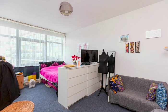 2 Bedroom Flat To Rent In Regents Park Road, Finchley, London N3