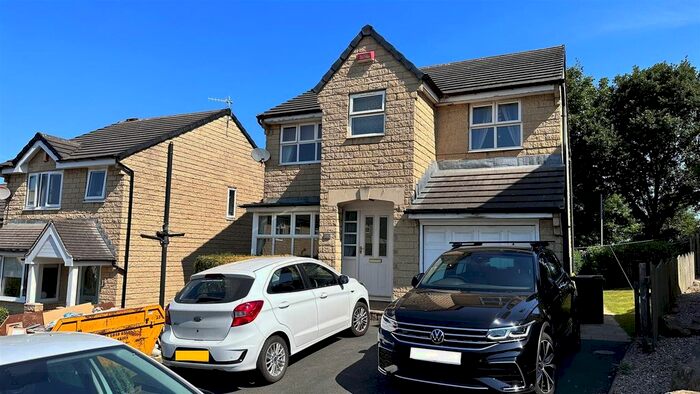 4 Bedroom Detached House To Rent In Northlea Avenue, Thackley, Bradford, BD10