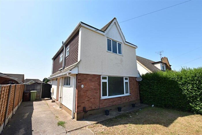 3 Bedroom Chalet For Sale In Thorney Bay Road, Canvey Island, SS8