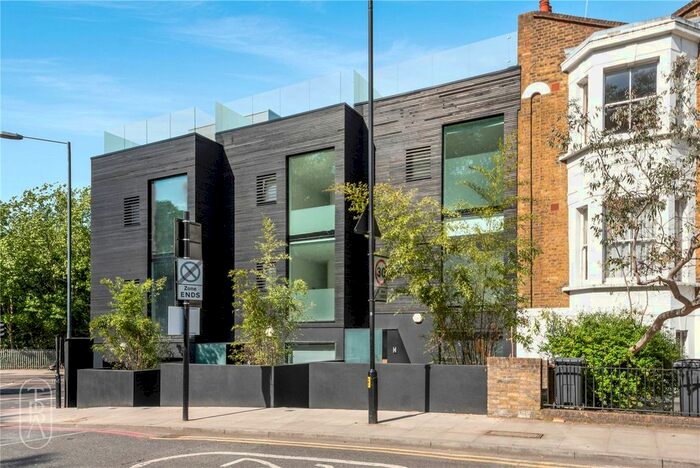 3 Bedroom End Of Terrace House To Rent In Cadogan Terrace, London, E9