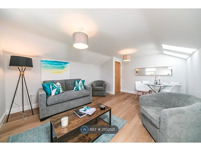 2 Bedroom Flat To Rent In North House, Reading, RG1