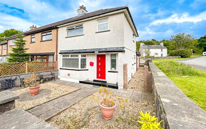 3 Bedroom End Of Terrace House For Sale In Abercaseg, Bethesda, Bangor, Gwynedd, LL57