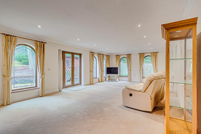 3 Bedroom Detached Bungalow For Sale In Downer Road, Benfleet, SS7