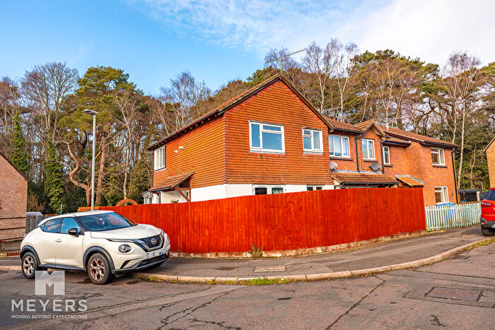 1 Bedroom End Of Terrace House For Sale In Spruce Close, Poole, BH17