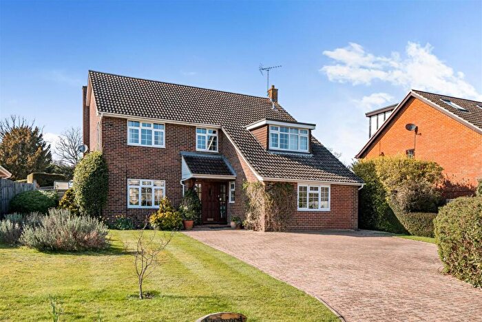 5 Bedroom Detached House For Sale In Hooke Road, East Horsley, KT24