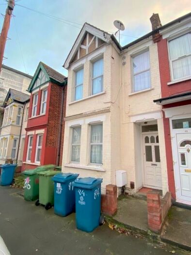 1 Bedroom Flat To Rent In Herga Road, Harrow, Middlesex HA3