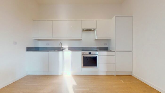 1 Bedroom Flat To Rent In Riverbank Way, Brentford, TW8