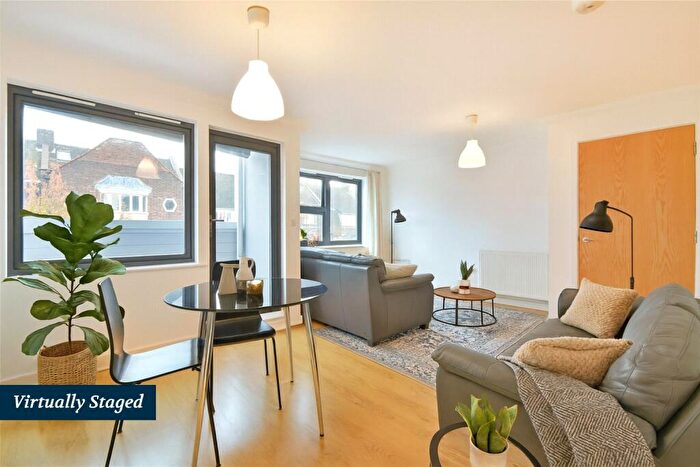 1 Bedroom Flat To Rent In College Road, Kensal Green, NW10