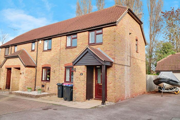 3 Bedroom End Terrace House To Rent In Shillingstone, Southend-On-Sea, SS3