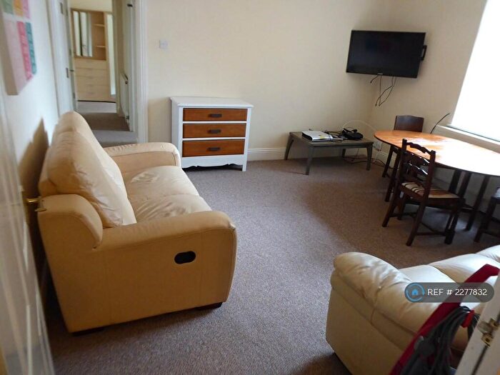 5 Bedroom Flat To Rent In Lancaster Avenue, Newcastle, ST5
