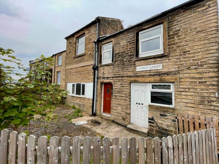 3 Bedroom Semi-Detached House To Rent In Church Street, Paddock, Huddersfield, West Yorkshire, Uk, HD1
