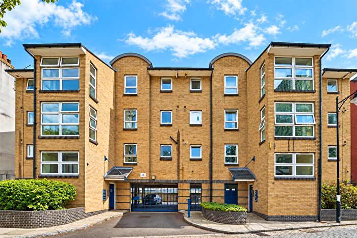 2 Bedroom Apartment To Rent In Cold Harbour, E14