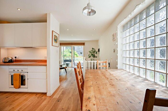 3 Bedroom End Of Terrace House For Sale In New Broughton, Edinburgh, Midlothian, EH3