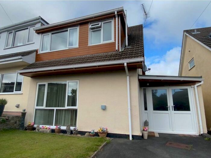 3 Bedroom Property For Sale In Bryncastell, Bow Street, SY24