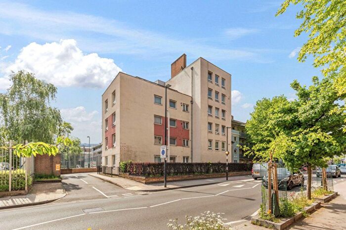 3 Bedroom Flat To Rent In Devas Street, E3