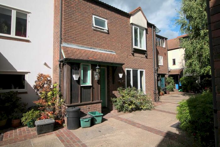 3 Bedroom Terraced House To Rent In Jutland Close, London, N19
