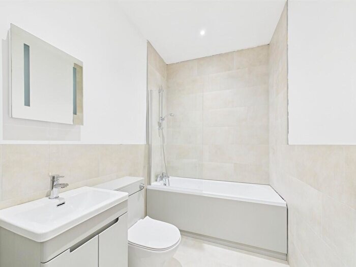 1 Bedroom Apartment To Rent In Montague Street, Worthing, BN11