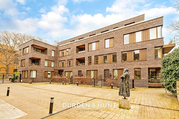 2 Bedroom Apartment For Sale In Prodigal Square, London, E8