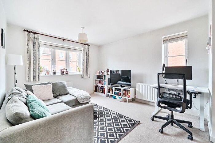 1 Bedroom Flat For Sale In Surridge Court, Horley, Surrey, RH6