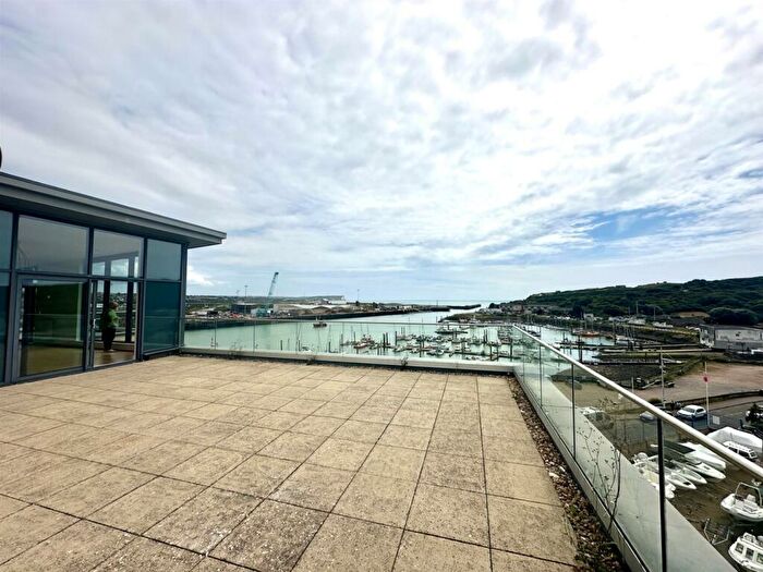 3 Bedroom Flat To Rent In West Quay, Newhaven, BN9