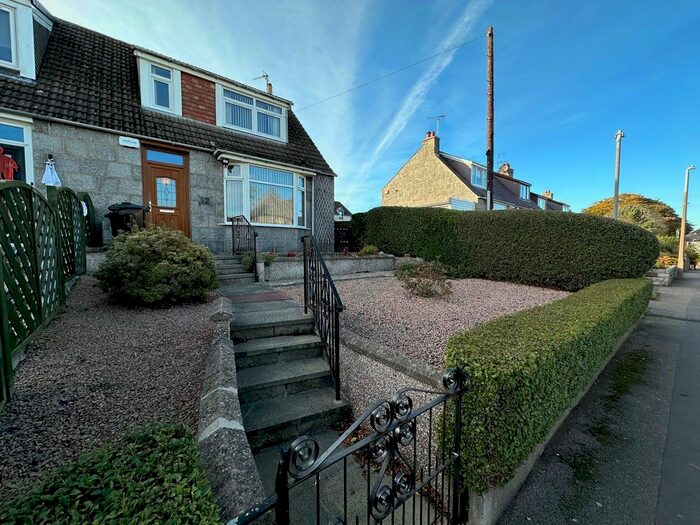 2 Bedroom Semi-Detached House To Rent In Hilton Walk, Aberdeen, AB24