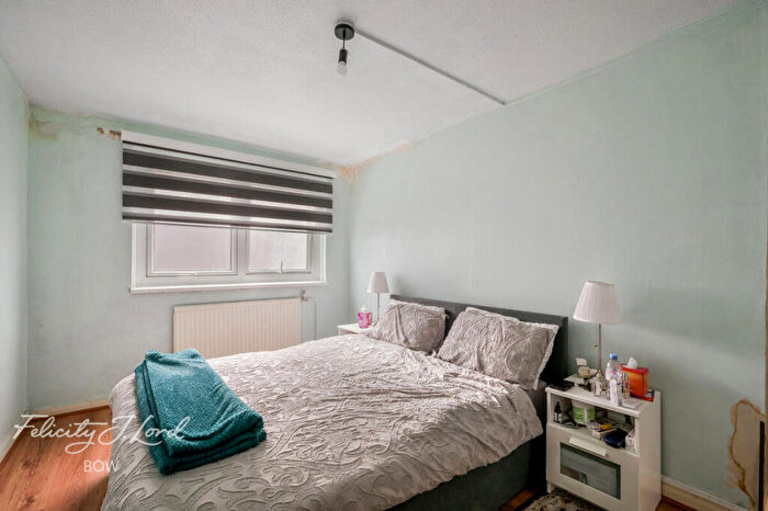 2 Bedroom Flat For Sale In Merchant Street, London, E3