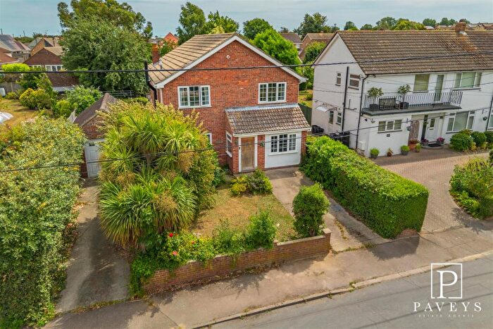 4 Bedroom Detached House For Sale In Quay Lane, Kirby-Le-Soken, Frinton-On-Sea, CO13