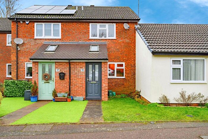 2 Bedroom Terraced House For Sale In Field Close, Sandridge, St. Albans, AL4