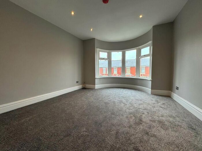 2 Bedroom Flat To Rent In Palatine Road, Blackpool, FY1