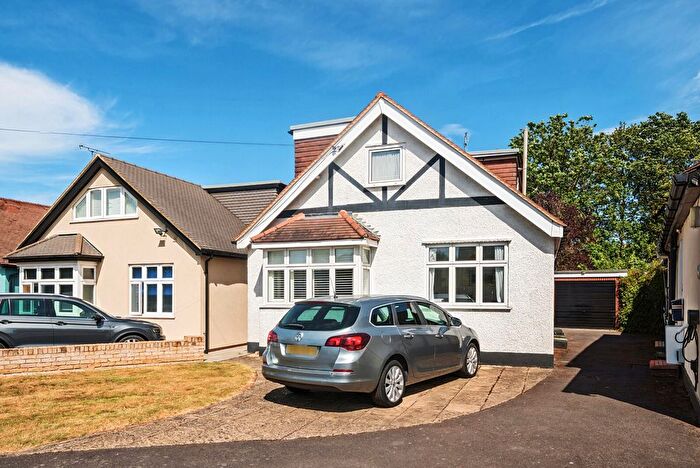 4 Bedroom Chalet For Sale In Rivermead Close, Addlestone, KT15