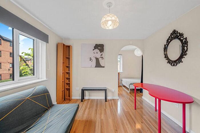 Studio To Rent In Mornington Road, Deptford, SE8