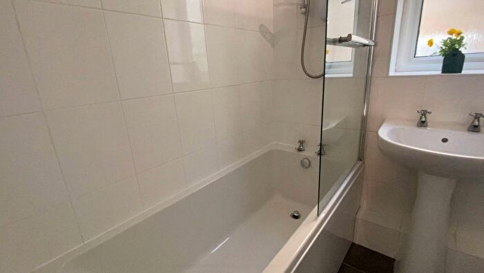 3 Bedroom Flat For Sale In Marlborough Court, Bradford Road, Menston, Ilkley, LS29