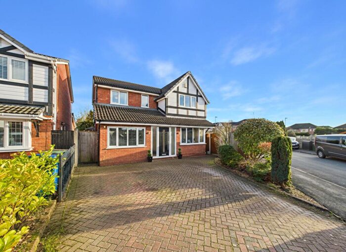 4 Bedroom Detached House For Sale In Kirkfell Drive, Tyldesley, M29