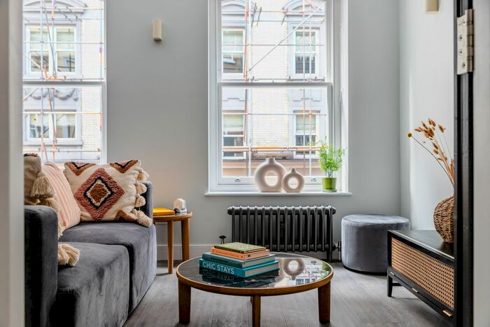 2 Bedroom Flat To Rent In Monmouth Street, London, WC2H