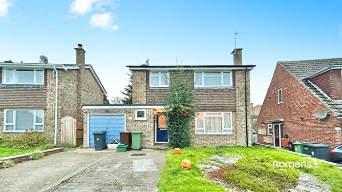 4 Bedroom Detached House For Sale In Lightsfield, Oakley, Basingstoke, RG23