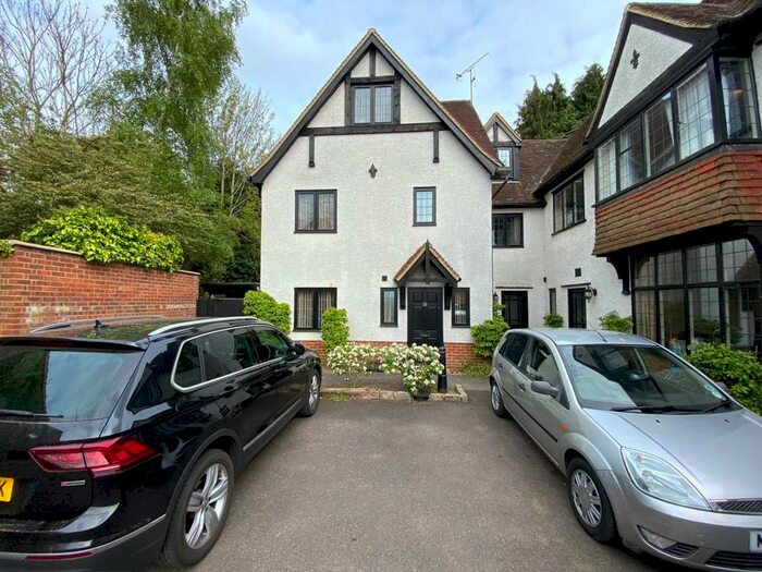 3 Bedroom Town House To Rent In Woodridge Close, Bracknell, Berkshire, RG12