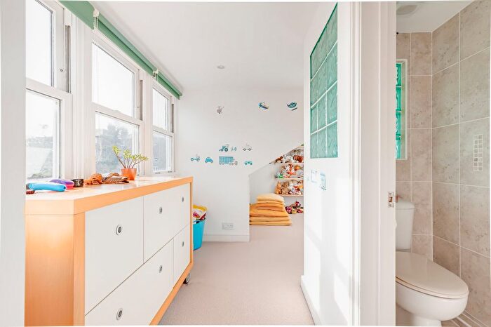5 Bedroom End Of Terrace House To Rent In Halford Road, Richmond, TW10