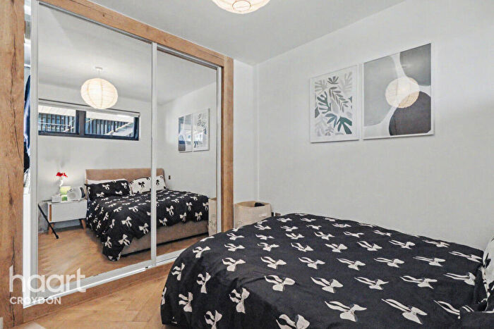 2 Bedroom Apartment For Sale In Bell Foundry Close, Croydon, CR0