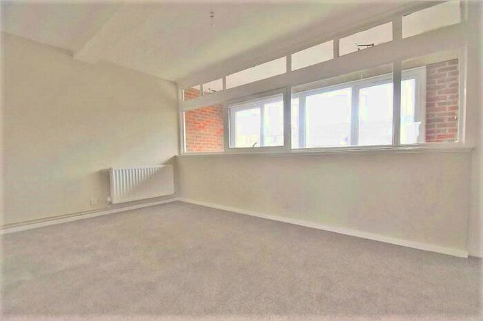3 Bedroom Maisonette To Rent In St Michaels Court, Woodside Road, Amersham, Buckinghamshire, HP6