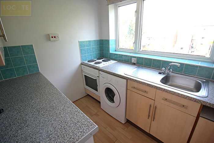 1 Bedroom Flat For Sale In Cavendish Road, Urmston, Manchester, M41