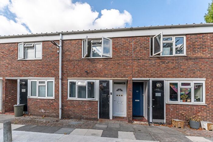 2 Bedroom Terraced House For Sale In Conistone Way, London, N7