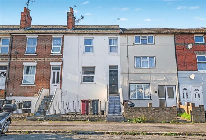 4 Bedroom Terraced House For Sale In Bedford Road, Reading, RG1