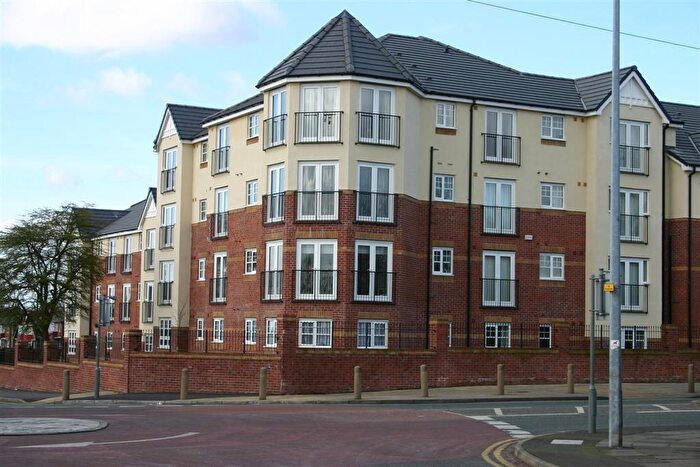 2 Bedroom Apartment To Rent In Pinhigh Place, Salford, M6
