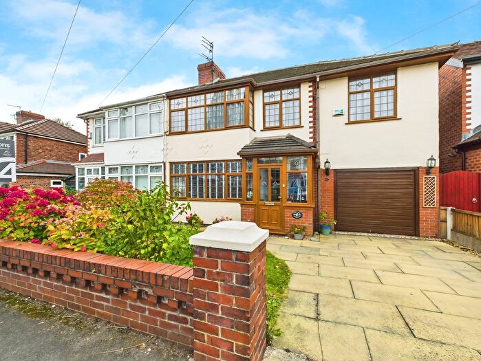3 Bedroom Semi-detached House For Sale In Regal Drive, Windle, St Helens, WA10